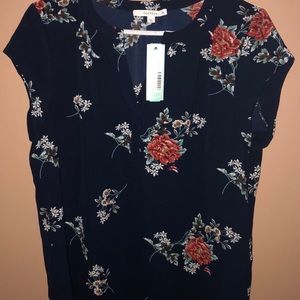 Lovely navy floral blouse NWT